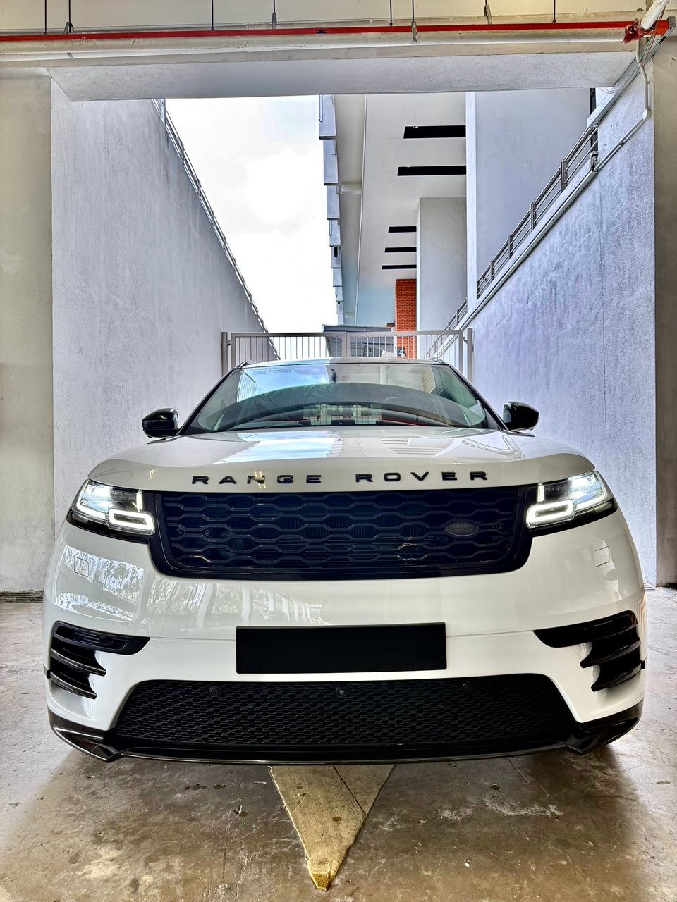 2017 Range Rover Velar D300 photo 15